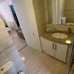 Stylish & Spacious Apartment, Sleeps 6