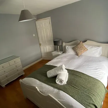 Lejlighed Stylish & Spacious Apartment, Sleeps 6 *